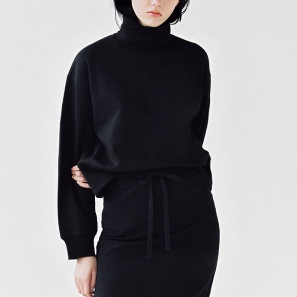 Zara Tops - Zara high collar sweatshirt